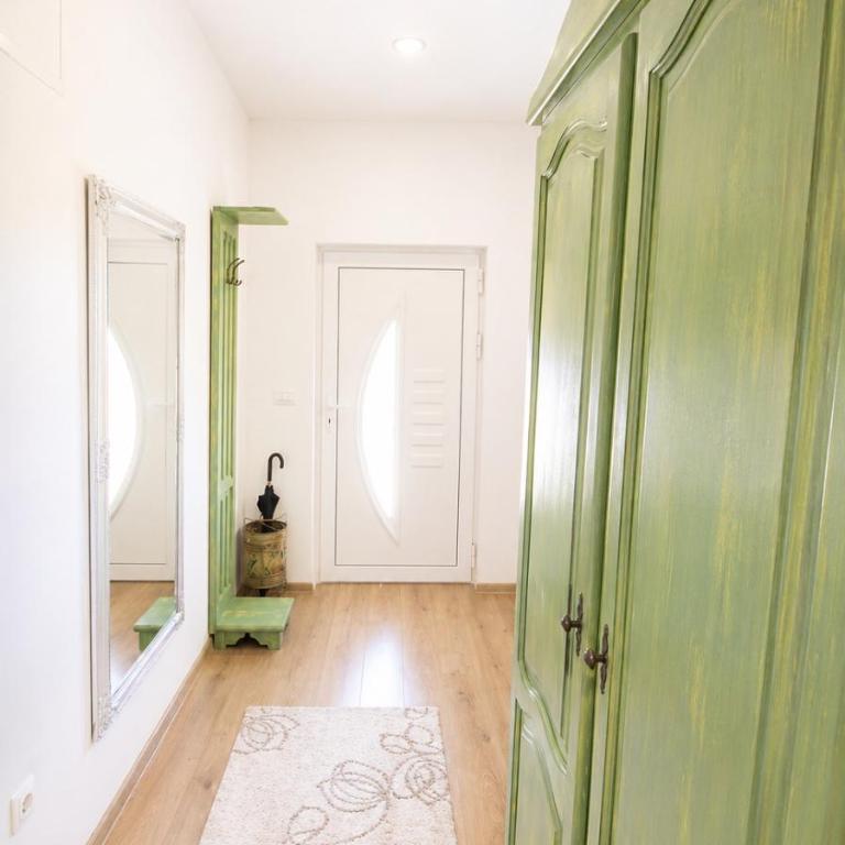 Little Vine House - One-Bedroom House - 3