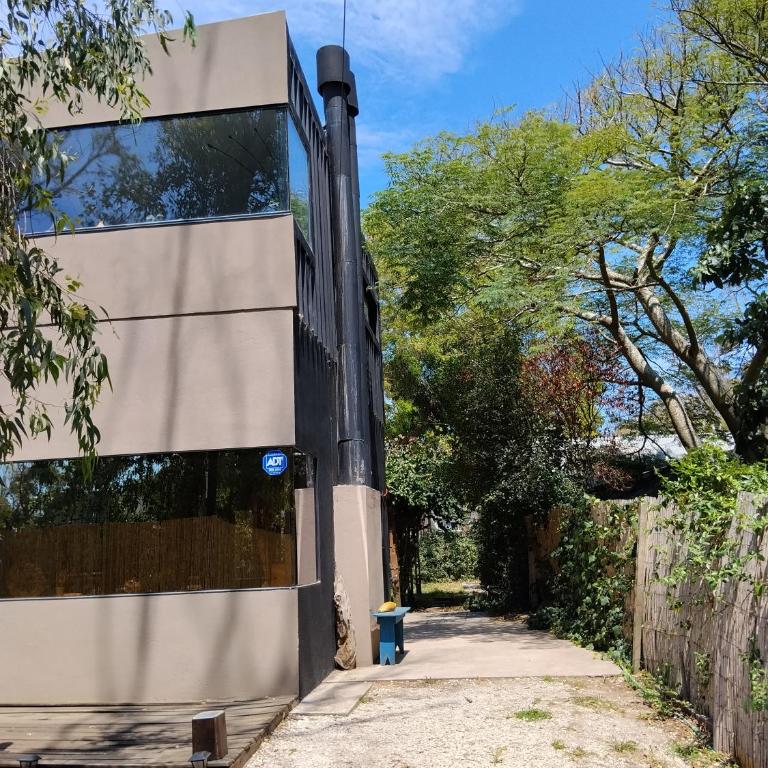 Bosque del Este - Casa de 3 dormitorios - 1