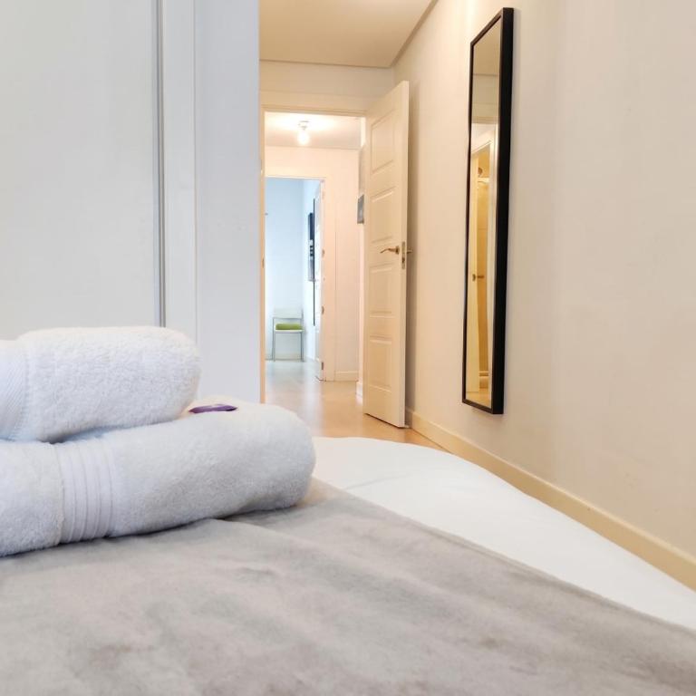 Family Golf Oasis, Disney, Pool and Sunny Terrace - Two-Bedroom Deluxe Apartment with Balcony - 13
