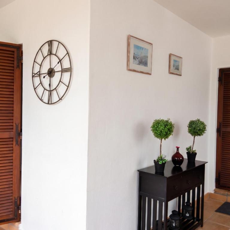 Family Golf Oasis, Disney, Pool and Sunny Terrace - Two-Bedroom Deluxe Apartment with Balcony - 17