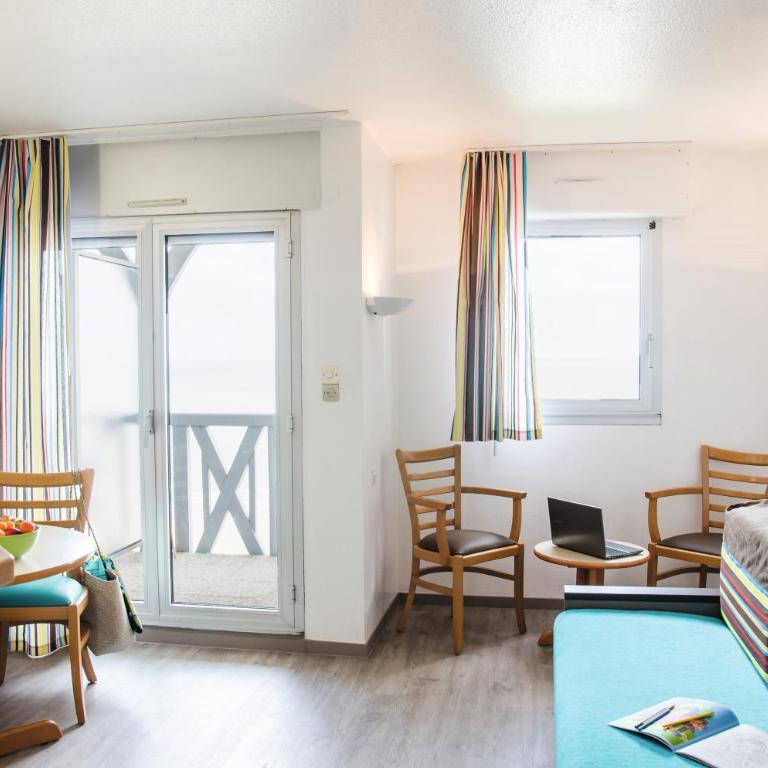 Résidence Pierre & Vacances Les Tamaris - Studio avec Alcôve de Couchage et Terrasse ou Balcon - Vue sur Mer (4 Personnes) - 9