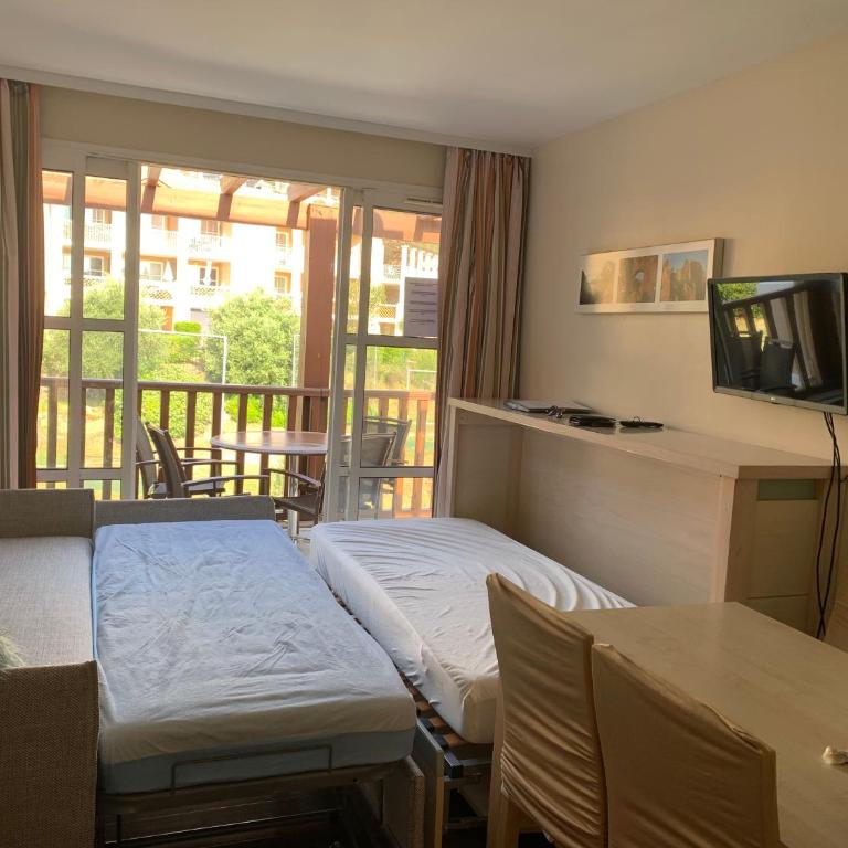 Cap Esterel 2 pièces Climatisé 4-5pers Piscines Parking Draps Wifi - Apartment - 5