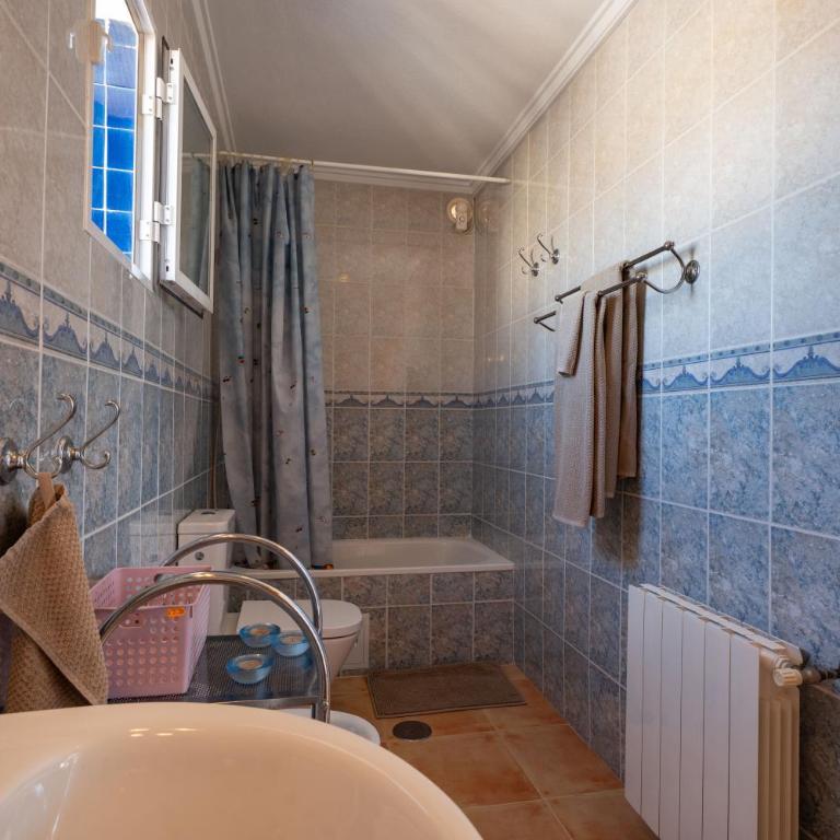 Casa Azul - Private Pool & BBQ - Three-Bedroom House - 21