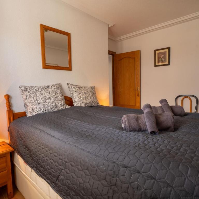 Casa Azul - Private Pool & BBQ - Three-Bedroom House - 17