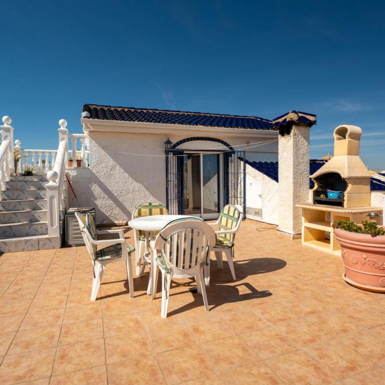 Casa Azul - Private Pool & BBQ - Three-Bedroom House - 9