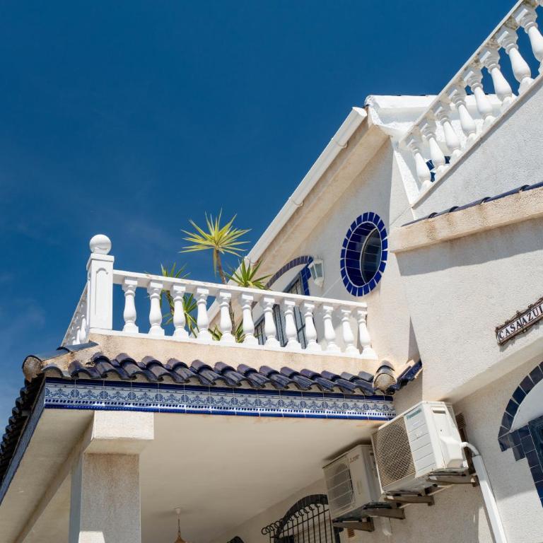 Casa Azul - Private Pool & BBQ - Three-Bedroom House - 6