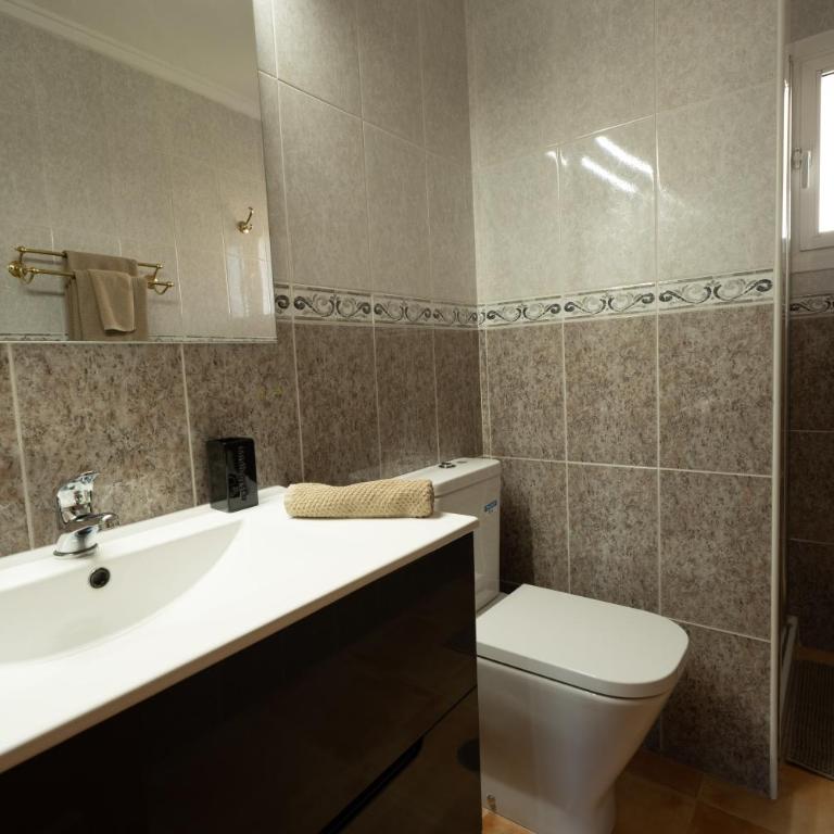 Casa Azul - Private Pool & BBQ - Three-Bedroom House - 28