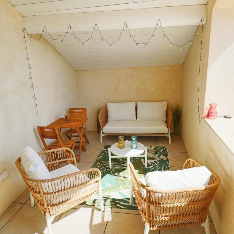 Uzès Grande Bourgade Sunny-Terrace climatisation - Appartement 2 Chambres - 3