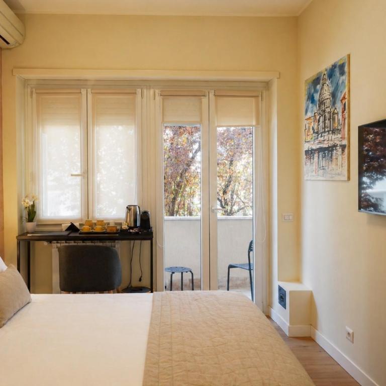 Vatican Dolce Remy Guest House - Metro Cipro - Double or Twin Room with Balcony - 2