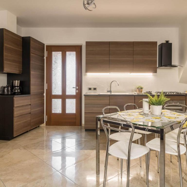 Albergo Diffuso Borgo Piovere, Noemi, 3-room Apartmen historic center - Appartamento con 2 Camere da Letto e Balcone - 19
