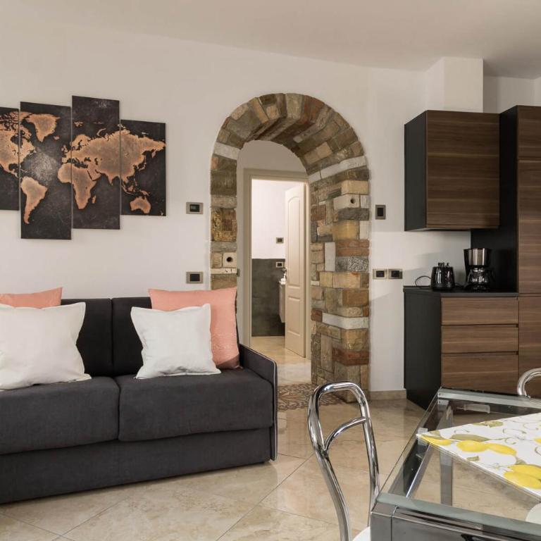 Albergo Diffuso Borgo Piovere, Noemi, 3-room Apartmen historic center - Appartamento con 2 Camere da Letto e Balcone - 22