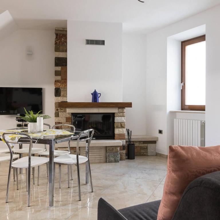 Albergo Diffuso Borgo Piovere, Noemi, 3-room Apartmen historic center - Appartamento con 2 Camere da Letto e Balcone - 13