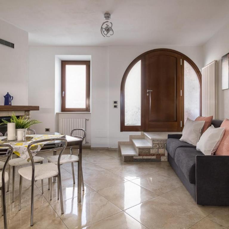 Albergo Diffuso Borgo Piovere, Noemi, 3-room Apartmen historic center - Appartamento con 2 Camere da Letto e Balcone - 33