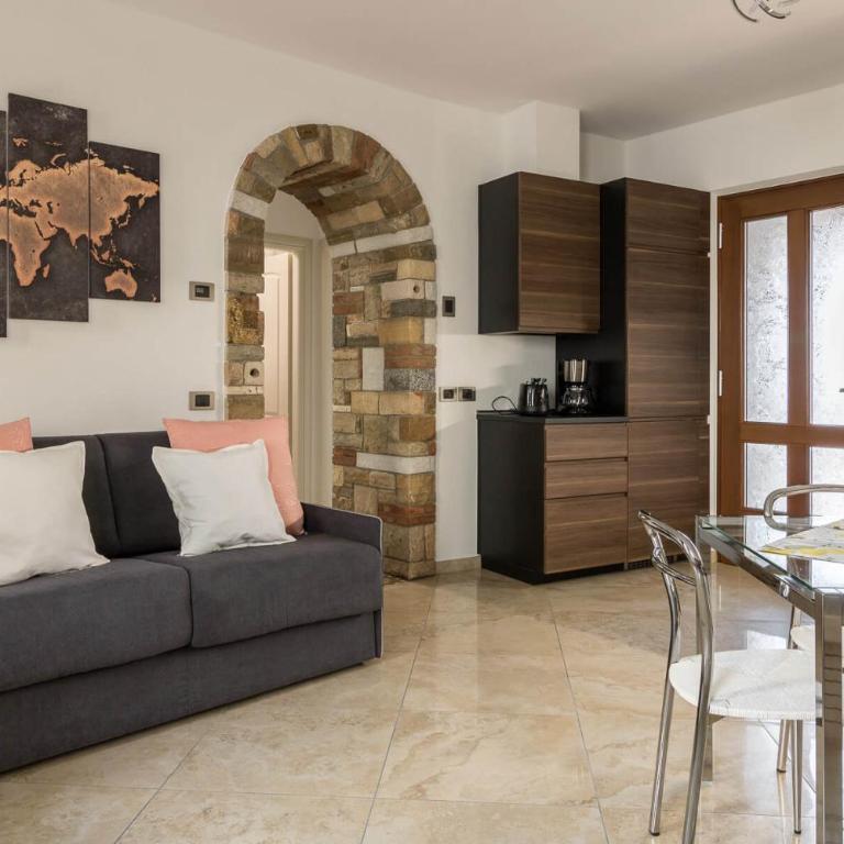 Albergo Diffuso Borgo Piovere, Noemi, 3-room Apartmen historic center - Appartamento con 2 Camere da Letto e Balcone - 17