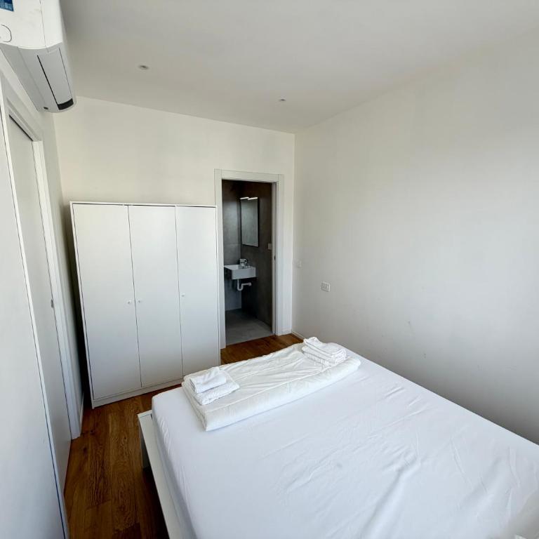 Milano Bicocca M5 - 5 Suites & Parking - One-Bedroom Deluxe Apartment - 13