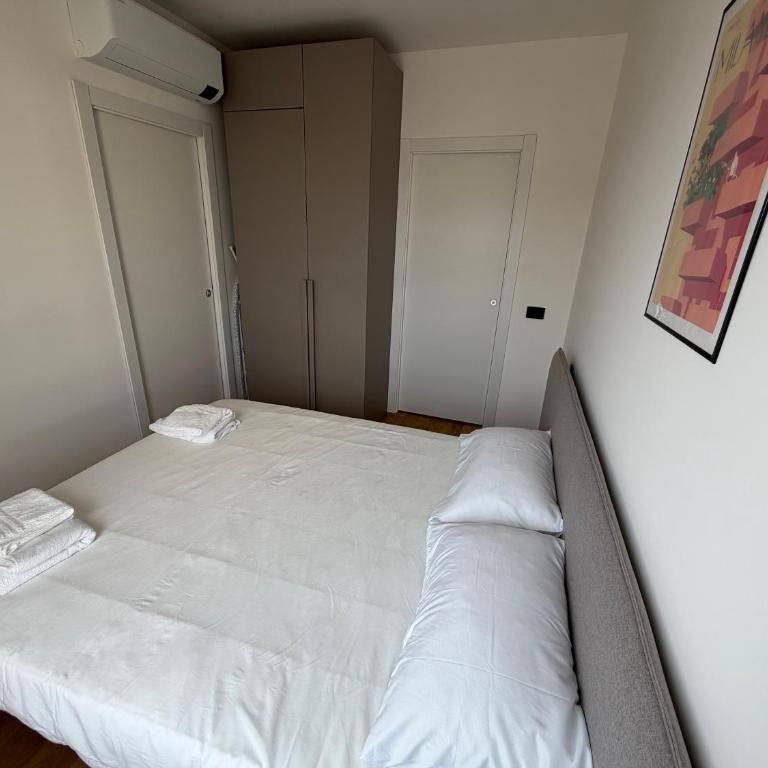 Milano Bicocca M5 - 5 Suites & Parking - Deluxe Two-Bedroom Apartment with Garden View - 9