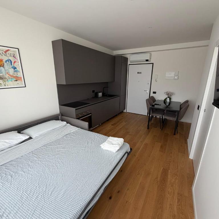 Milano Bicocca M5 - 5 Suites & Parking - Deluxe Two-Bedroom Apartment with Garden View - 6