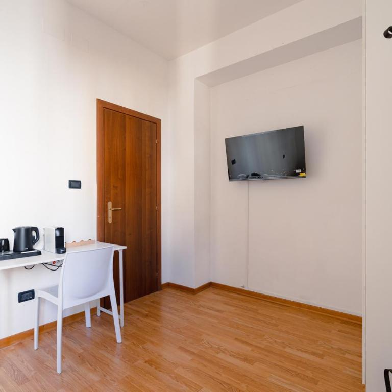 centrale bologna - Double Room - 10