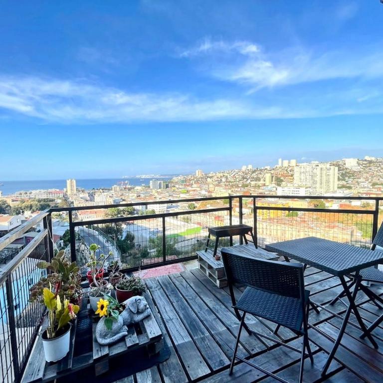 Casa en Cerro Monjas con hermosa vista al mar - Three-Bedroom Apartment - 1