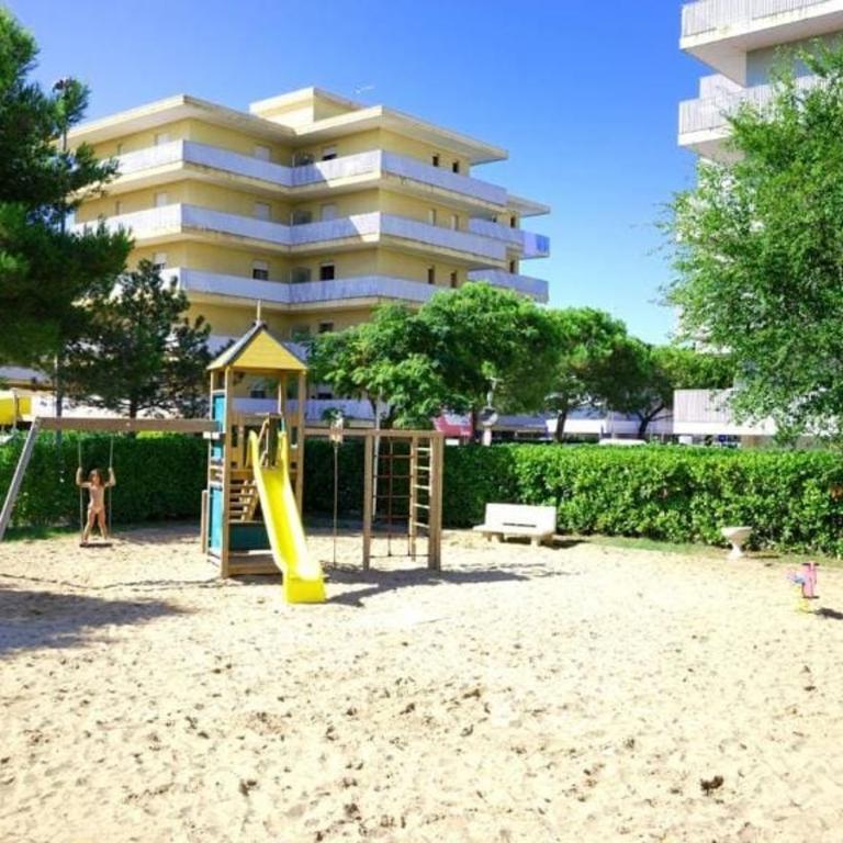 Piscina, Parcheggio, Campi sportivi - Valbella 12 - Two-Bedroom Apartment - 4