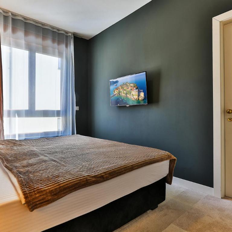 Royalisa Suites & Residence - Rafailovici Beachfront Luxury Living - Deluxe Suite with Sea View - 9