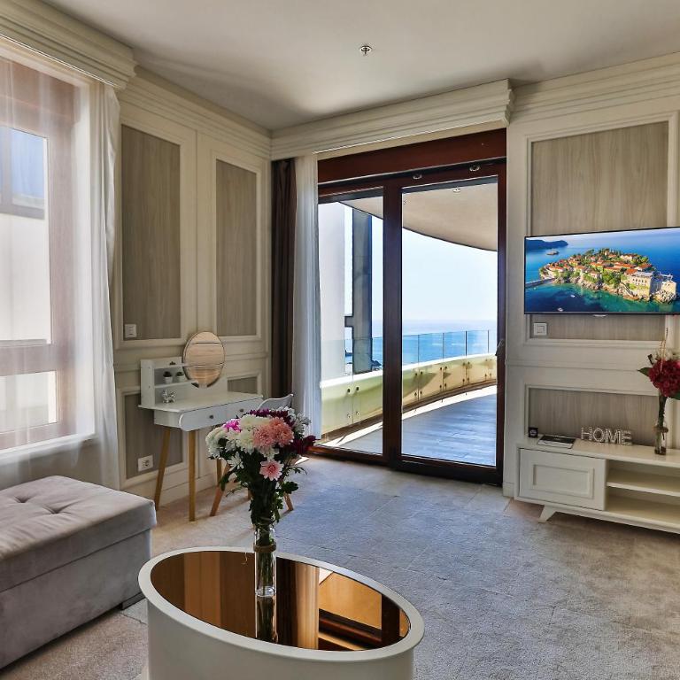 Royalisa Suites & Residence - Rafailovici Beachfront Luxury Living - Deluxe Suite with Sea View - 11