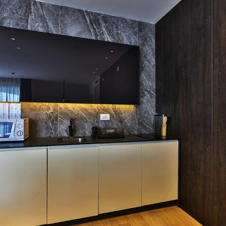 Royalisa Suites & Residence - Rafailovici Beachfront Luxury Living - Two-Bedroom Suite - 19