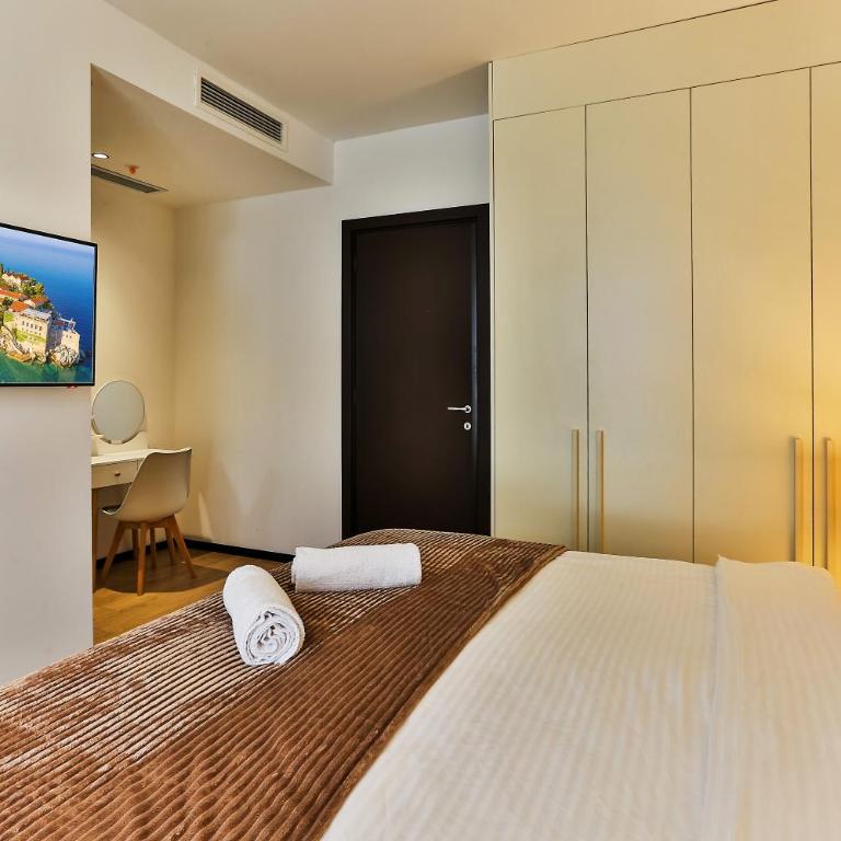 Royalisa Suites & Residence - Rafailovici Beachfront Luxury Living - Two-Bedroom Suite - 3