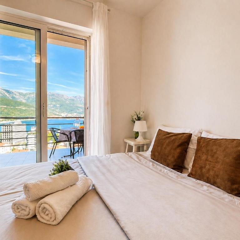 Panoramic Sea and City View Apartment with Terrace Budva - Apartman sa 2 Spavaće Sobe - 6