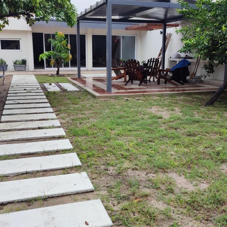 Casa hasta 10 personas a 5 min del estadio, 7min del nodo y 10 min del forum - Two-Bedroom House - 1
