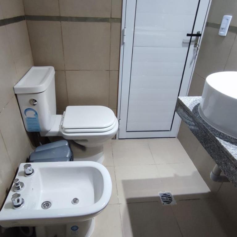 Casa hasta 10 personas a 5 min del estadio, 7min del nodo y 10 min del forum - Two-Bedroom House - 10