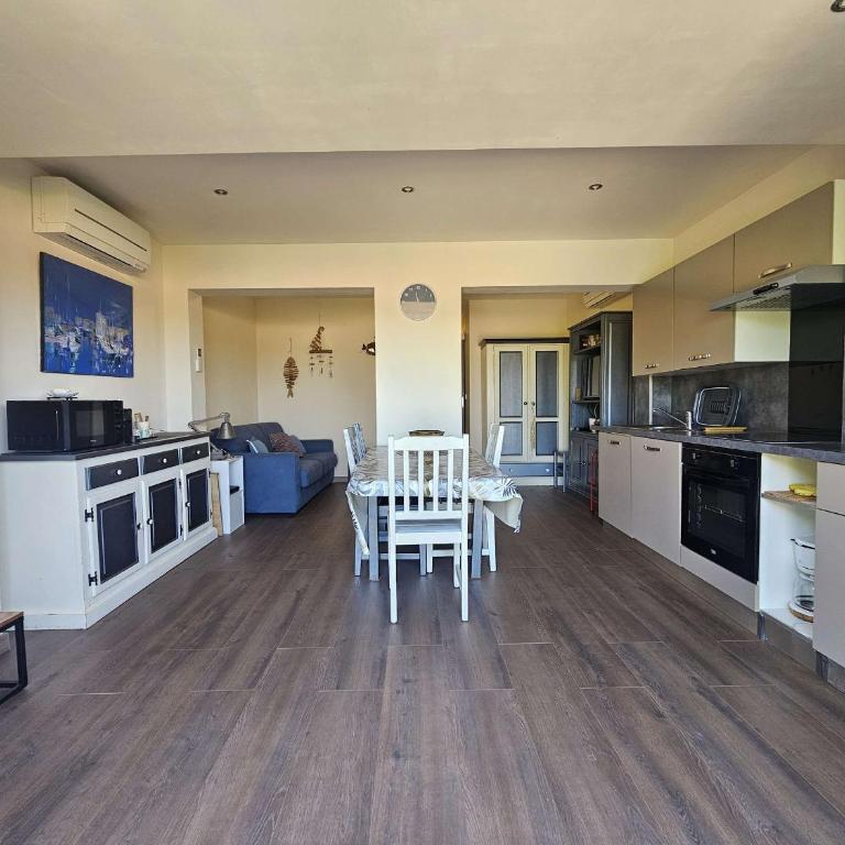 T2 rénové avec jardin et parking à Balaruc-les-Bains - FR-1-553-310 - Apartamento - 1