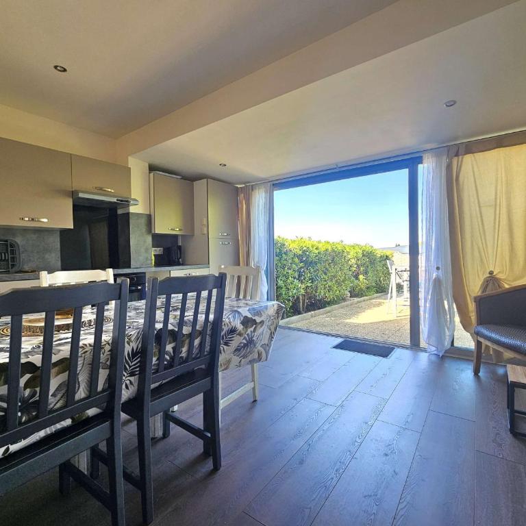 T2 rénové avec jardin et parking à Balaruc-les-Bains - FR-1-553-310 - Apartamento - 4