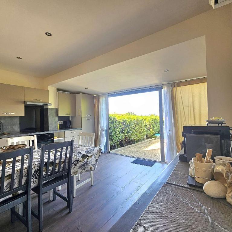 T2 rénové avec jardin et parking à Balaruc-les-Bains - FR-1-553-310 - Apartamento - 8