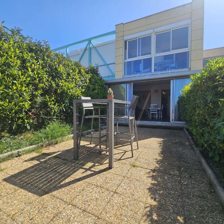 T2 rénové avec jardin et parking à Balaruc-les-Bains - FR-1-553-310 - Apartamento - 17
