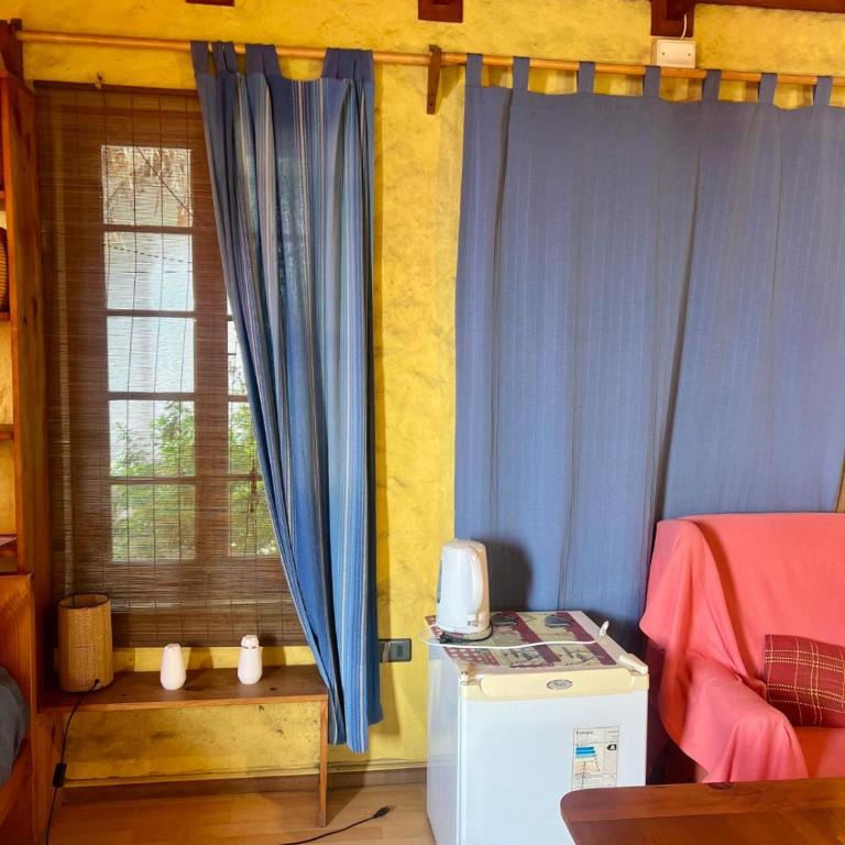Hostal El Punto - Family Room with Shared Bathroom - 8