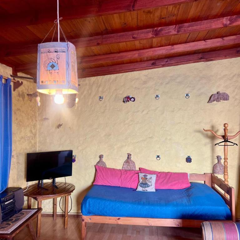Hostal El Punto - Family Room with Shared Bathroom - 11