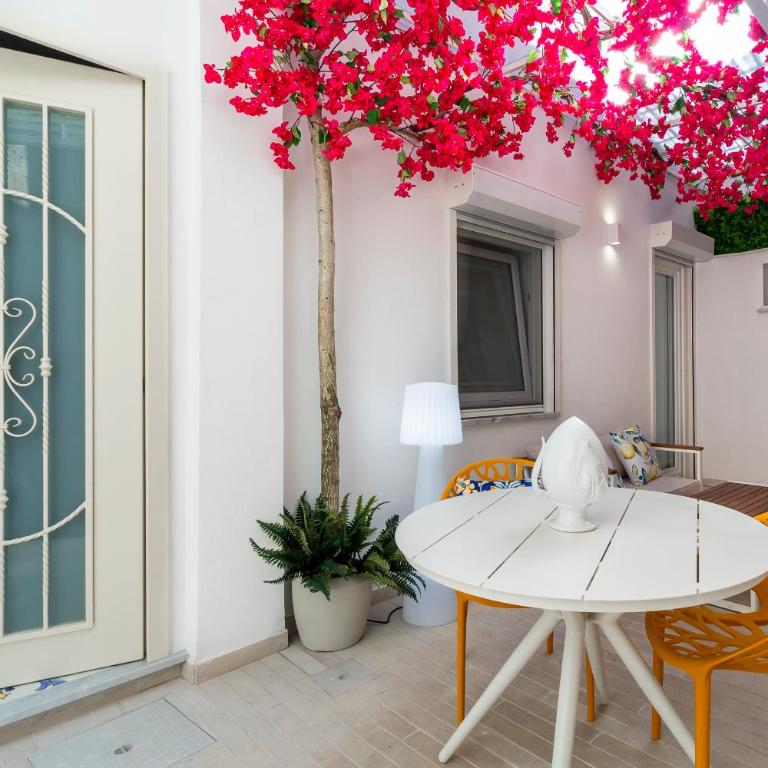 Vivaldo Suite Fuoro Leucosia - Boutique Apartment in the heart of Sorrento - One-Bedroom Apartment - 2