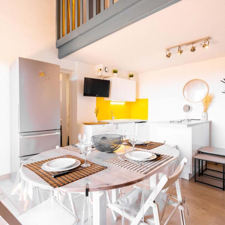 beautiful & cosy flat, only 5min - Apartamento - 7