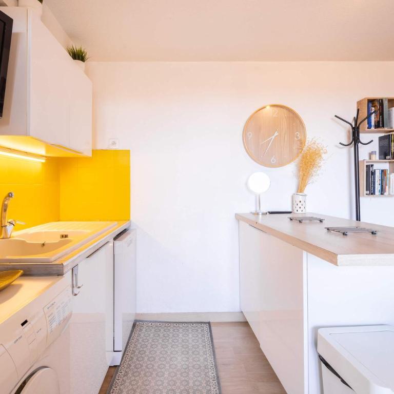 beautiful & cosy flat, only 5min - Apartamento - 11