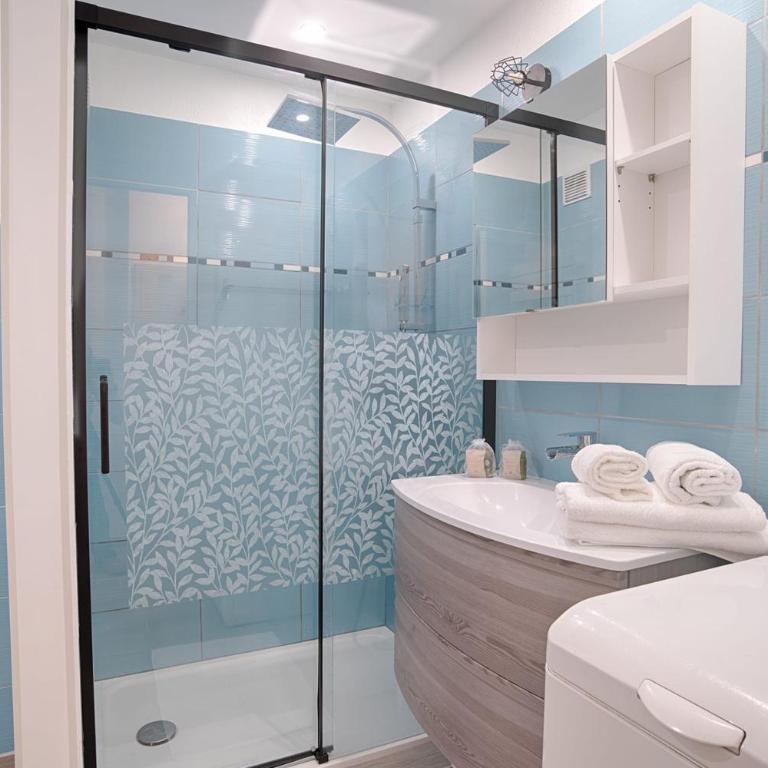 Magnifique studio avec TERRASSE- PROCHE DE LA MER! - Appartement - 7