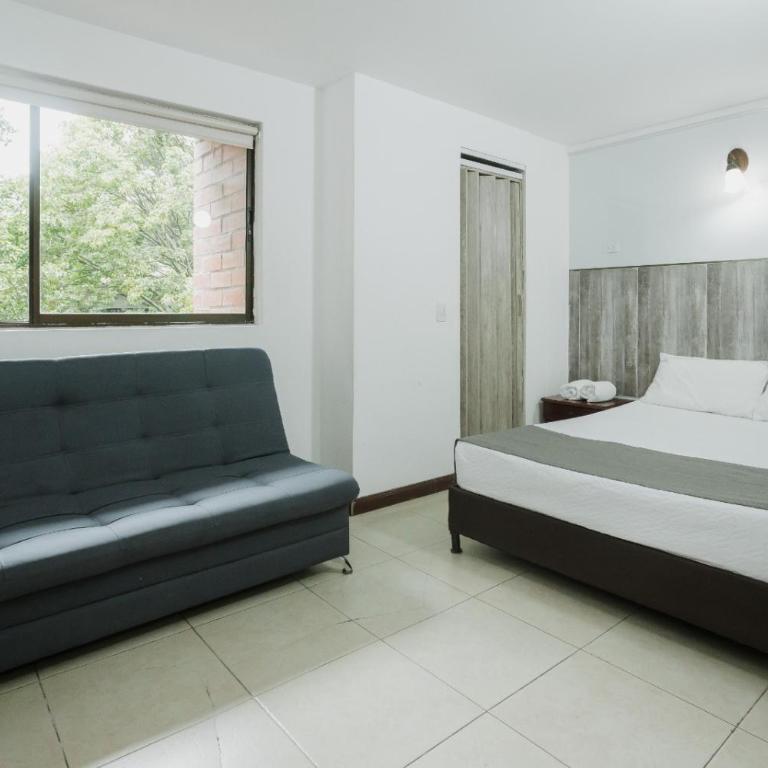 Hotel Torre Primavera - Habitación Cuádruple con baño - 4