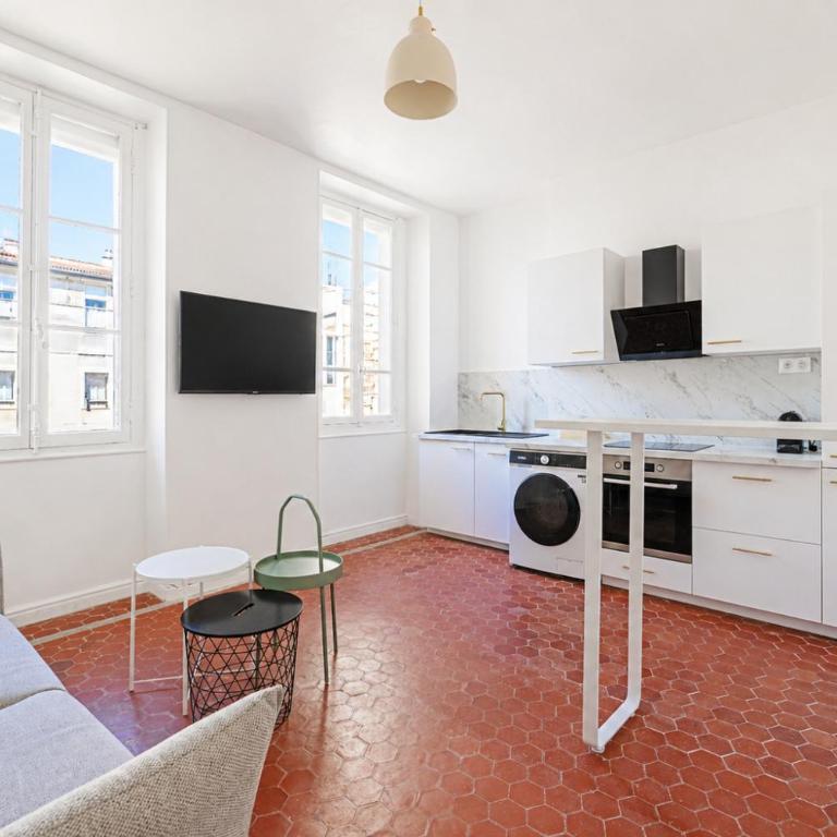 3 chambres spacieux lumineux climatisé à 2 pas du Vieux Port - Appartement 3 Chambres - 1