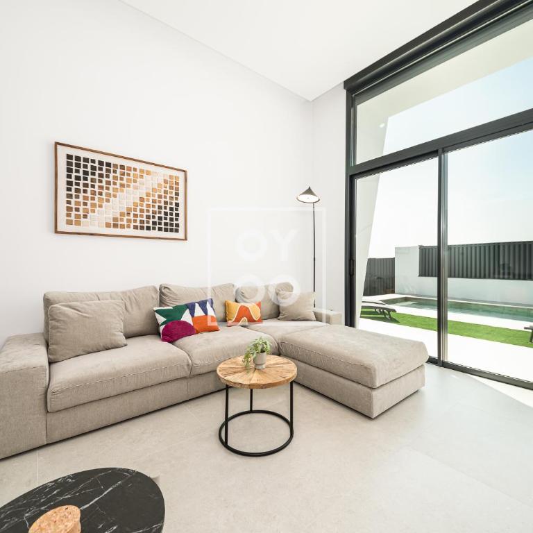 Sierra y Sal - designer villa, heated saltwater pool, mountain and sea views - by OYOOSTAYS - Casa Vacacional de 3 dormitorios - 38