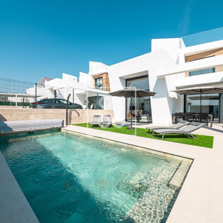 Sierra y Sal - designer villa, heated saltwater pool, mountain and sea views - by OYOOSTAYS - Casa Vacacional de 3 dormitorios - 33