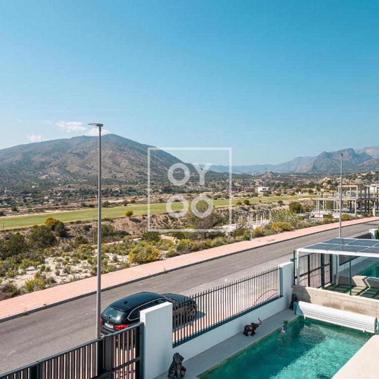 Sierra y Sal - designer villa, heated saltwater pool, mountain and sea views - by OYOOSTAYS - Casa Vacacional de 3 dormitorios - 41