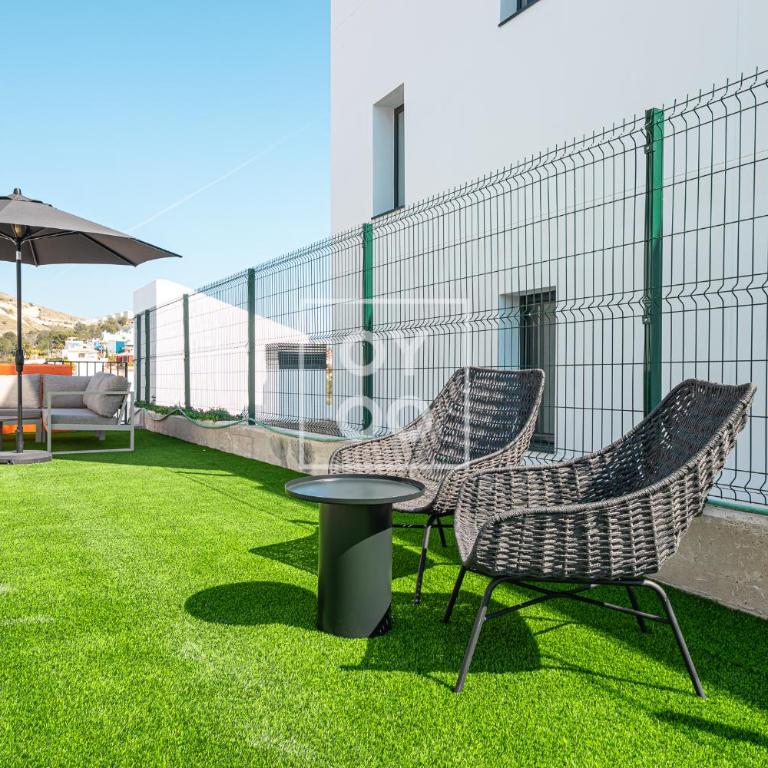 Sierra y Sal - designer villa, heated saltwater pool, mountain and sea views - by OYOOSTAYS - Casa Vacacional de 3 dormitorios - 43