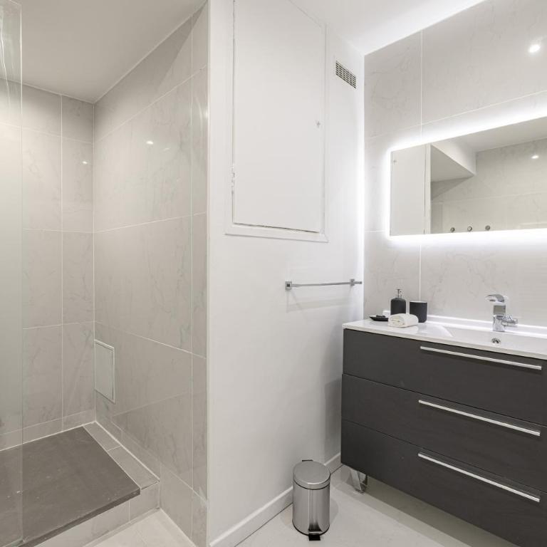 3 chambres spacieux lumineux climatisé à 2 pas du Vieux Port - Appartement 3 Chambres - 4
