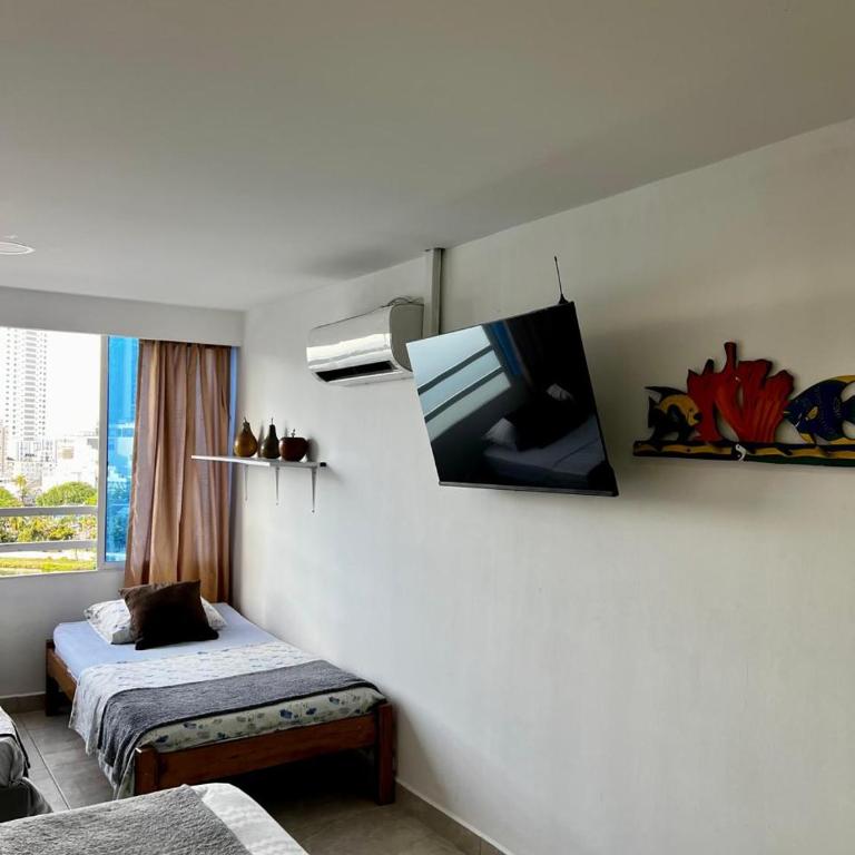 El Laguito, Edificio El Conquistador - Two-Bedroom Deluxe Apartment with Balcony - 5