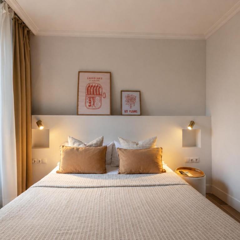 Miguel Ángel boutique rooms - PUERTA DEL SOL - Deluxe Double Room with Balcony - 2